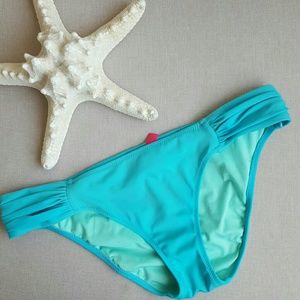 🔴 Victoria's Secret small bikini bottom swim